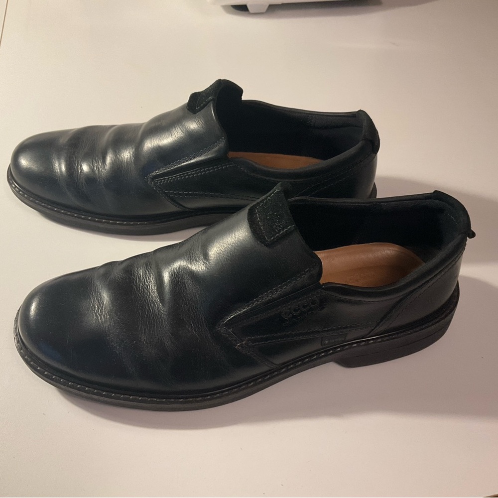 Men’s Gortex (waterproof) Black Ecco Slip on Dressy/Casual Shoe. Size 46/12-12.5